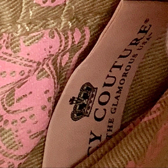 JUICY COUTURE PINK PEBBLE LEATHER WRISTLET NWOB - Picture 7 of 8